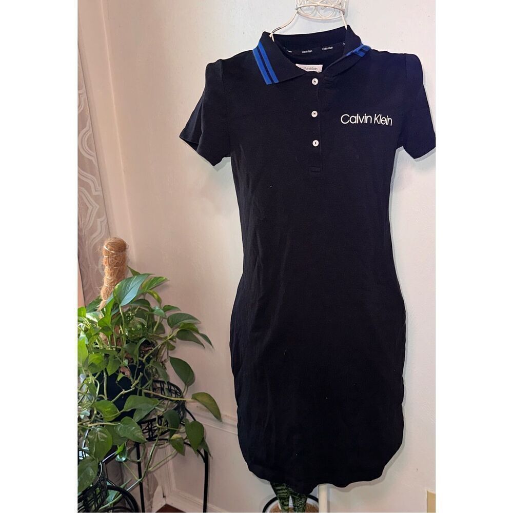 GREAT CONDITION Calvin Klein T- Shirt 100% cotton dress size S/P Short Sleeve Fl